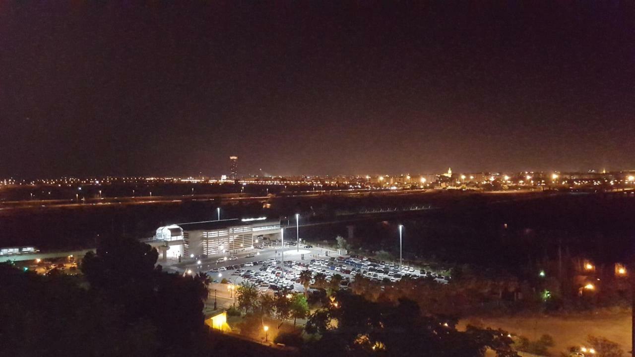 Apartamento Duplex El Monumento San Juan de Aznalfarache Buitenkant foto